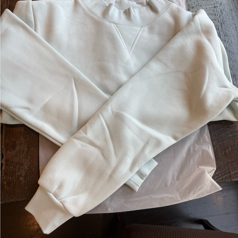 NWT S/M Parke Classic Mockneck in Arctic. - Picture 4 of 5
